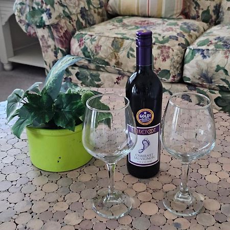 Pierhouse Bed & Breakfast Кил Девил Хилс Екстериор снимка